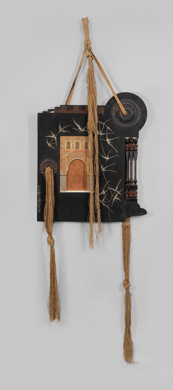 Extravagante Wanddekoration von Carlo Bugatti