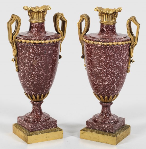 Paar hochqualitätvolle französische Porphyrvasen