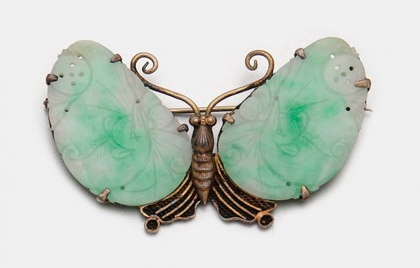 Filigranes Jugendstil-Collier und Jade-Brosche