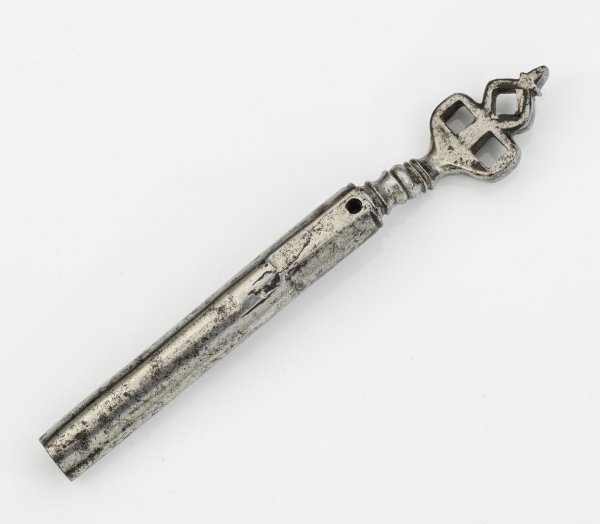 Radschloss-Schlüssel mit Pulvermaß