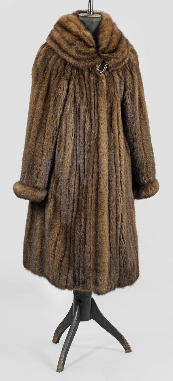 Eleganter russischer Kronenzobel-Mantel