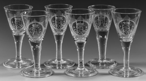 Seltener Satz von sechs Spitzkelchpokalen mit dem Monogramm