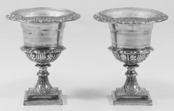 Paar dekorative Kratervasen