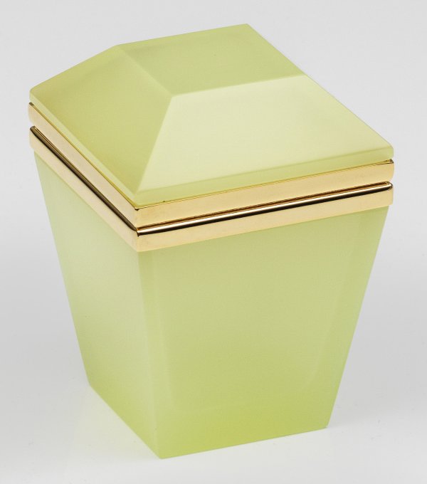 Hohe Art Déco-Dose in Diamantform