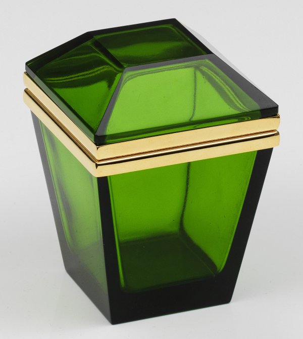 Hohe Art Déco-Dose in Diamantform