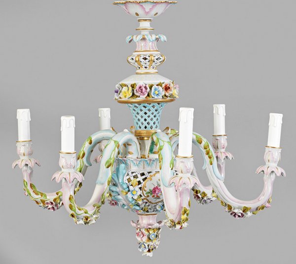 Porzellan-Deckenlüster mit Blumendekor