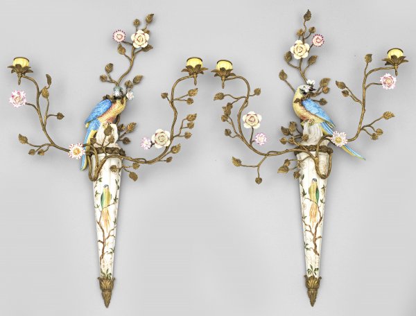 Paar große dekorative Wandappliken