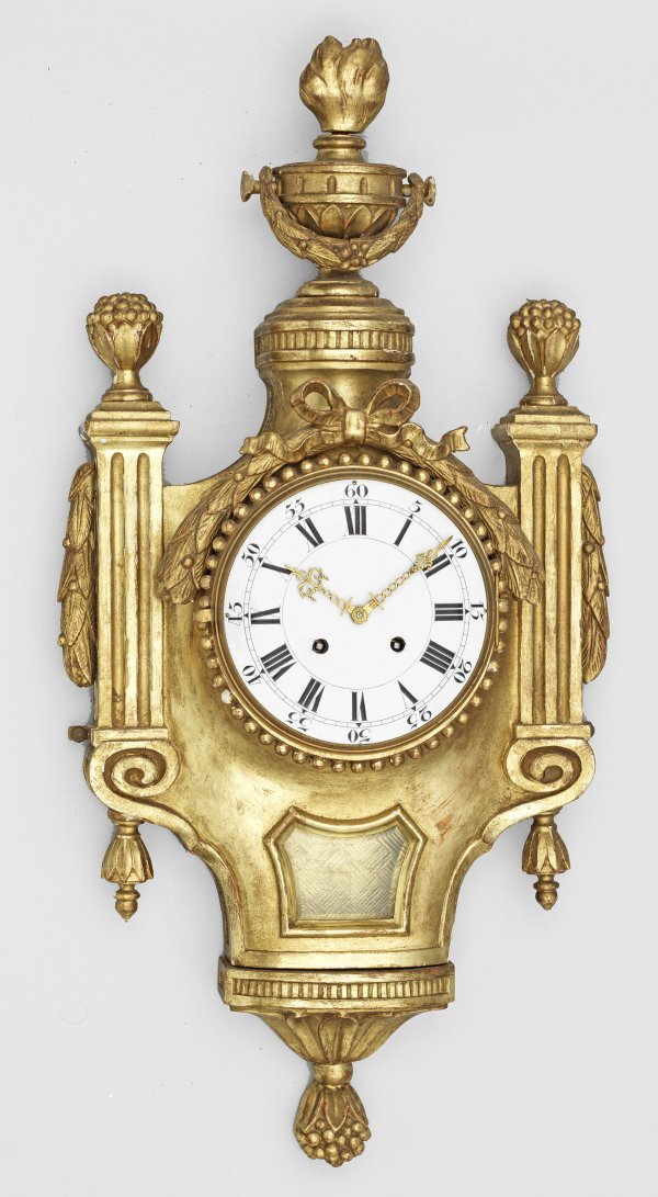 Große Carteluhr im Louis XVI-Stil