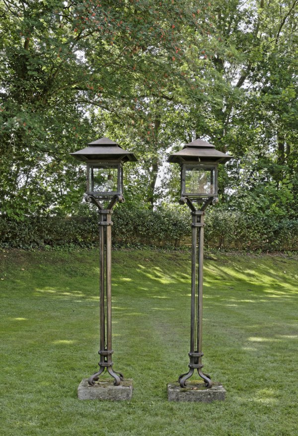 Paar große Art Déco-Parklaternen