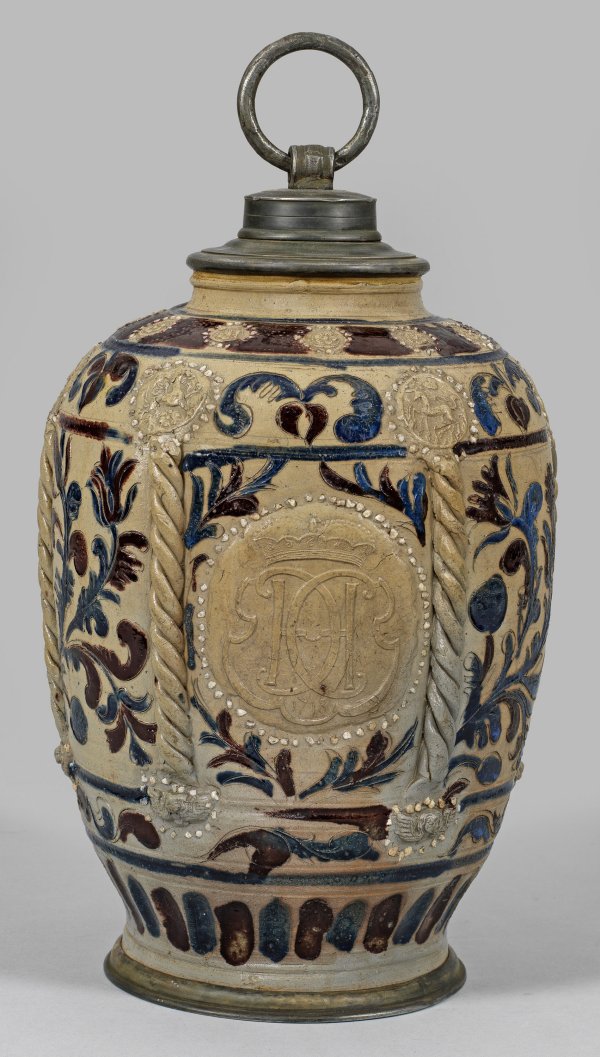 Museale große Muskauer Schraubflasche mit Monogramm