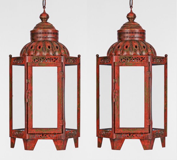 Paar dekorative Laternen