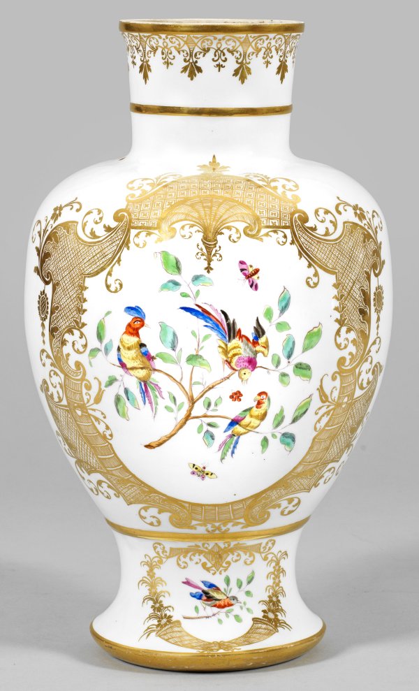 Prächtige Balustervase mit exotischen Vögeln