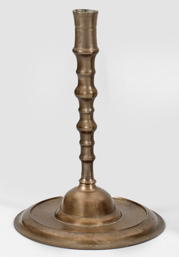 Großer gotischer Spulenleuchter