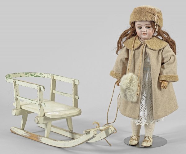 Seltene Laufpuppe von Simon & Halbig mit Schlitten