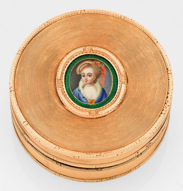 Hochfeine Golddose mit Porträtminiatur
