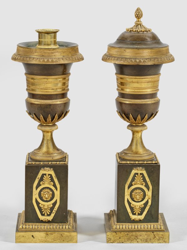 Paar große Empire-Cassolettes