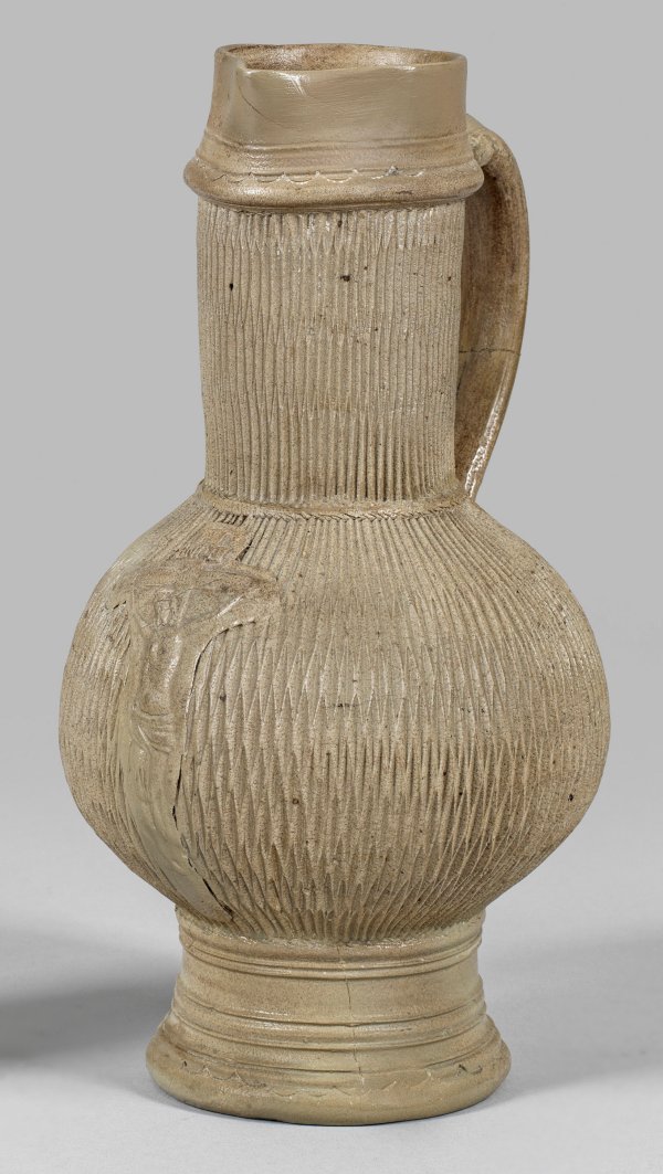 Seltene Enghalskanne mit Christus-Darstellung