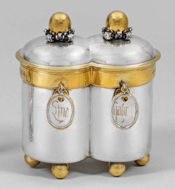 Außergewöhnlicher Doppelbecher