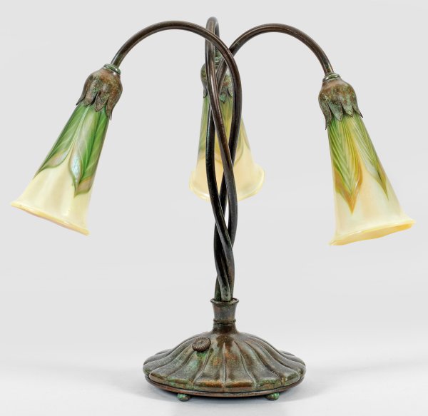 Kleine Pond Lily-Tischlampe aus den Tiffany Studios