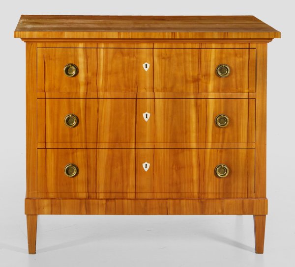 Kommode im Biedermeier-Stil