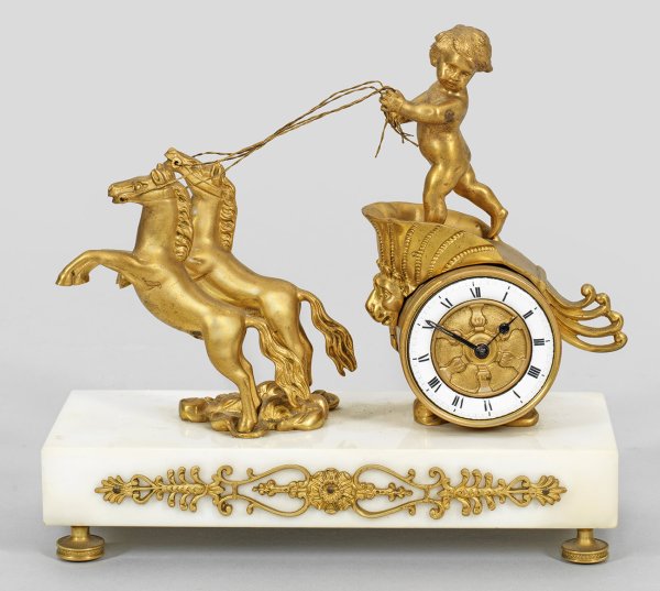 Kleine Empire-Tischuhr