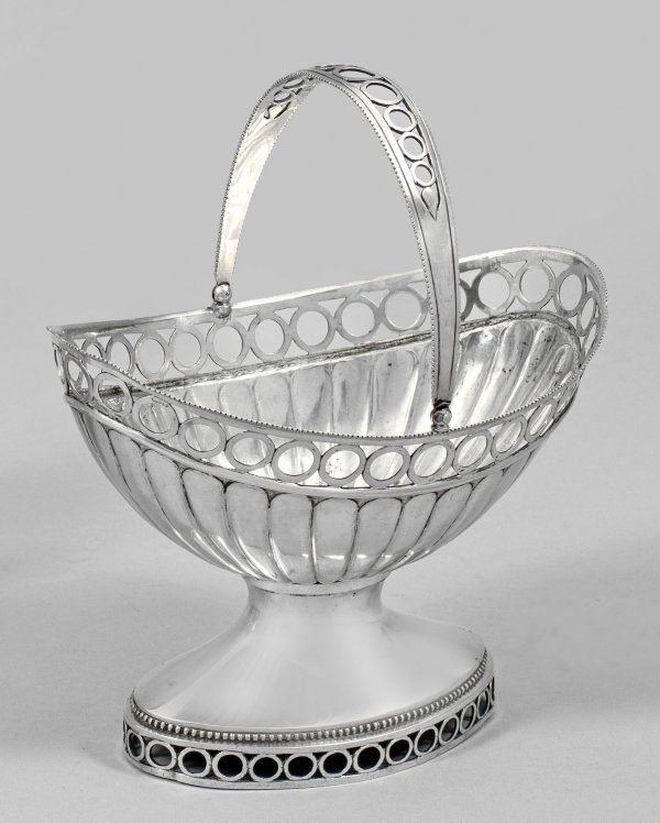 Seltene Biedermeier-Konfektschale in Form eines Körbchens