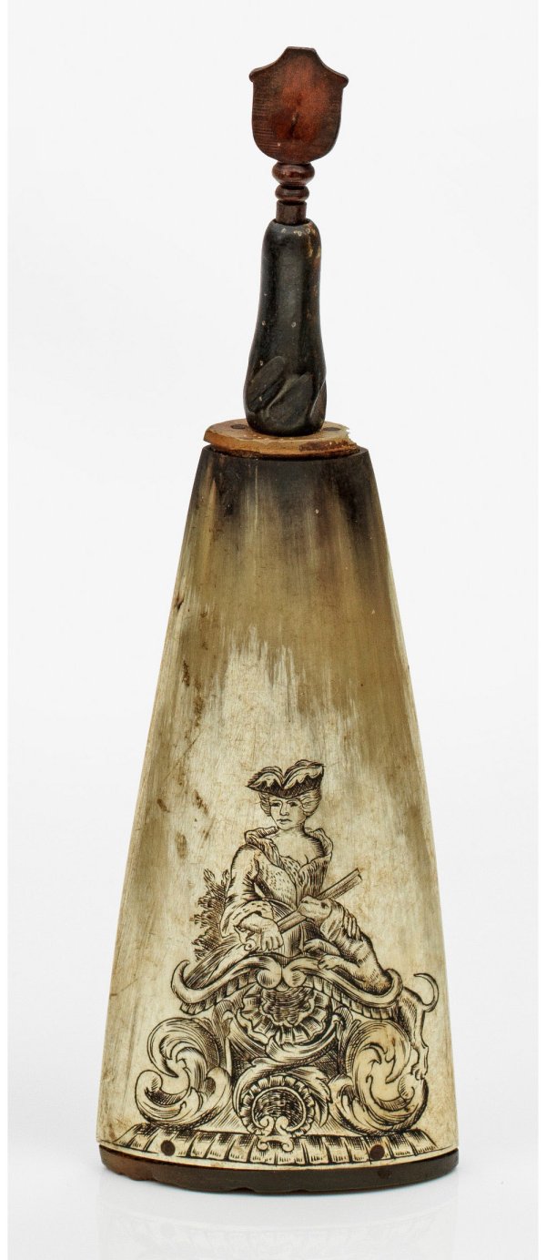 Fein gravierte Pulverflasche