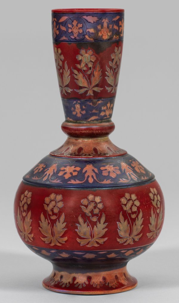 Zsolnay-Vase mit Eosin-Lüsterglasur und Lüsterdekor