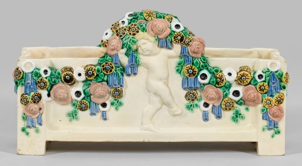 Jardinière mit zwei Putti