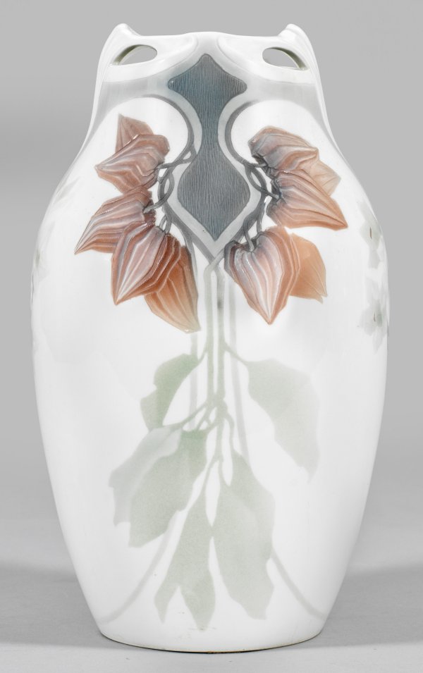 Jugendstil-Ziervase mit floralem Dekor