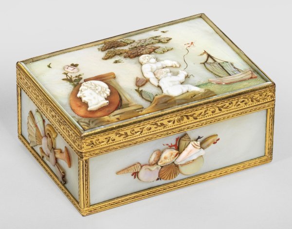 Feine, barocke Perlmutter-Tabatiere