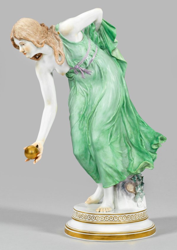 Jugendstil-Figur Kugelspielerin von Walter Schott