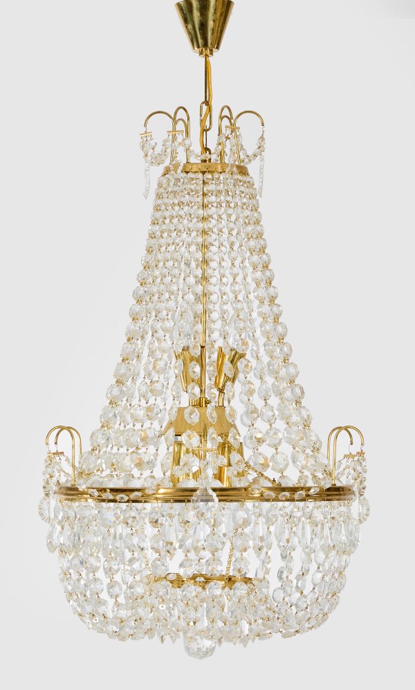 Deckenlüster im Empire-Stil