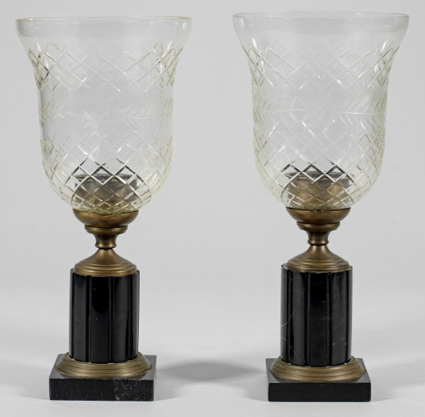 Paar große Windlichter