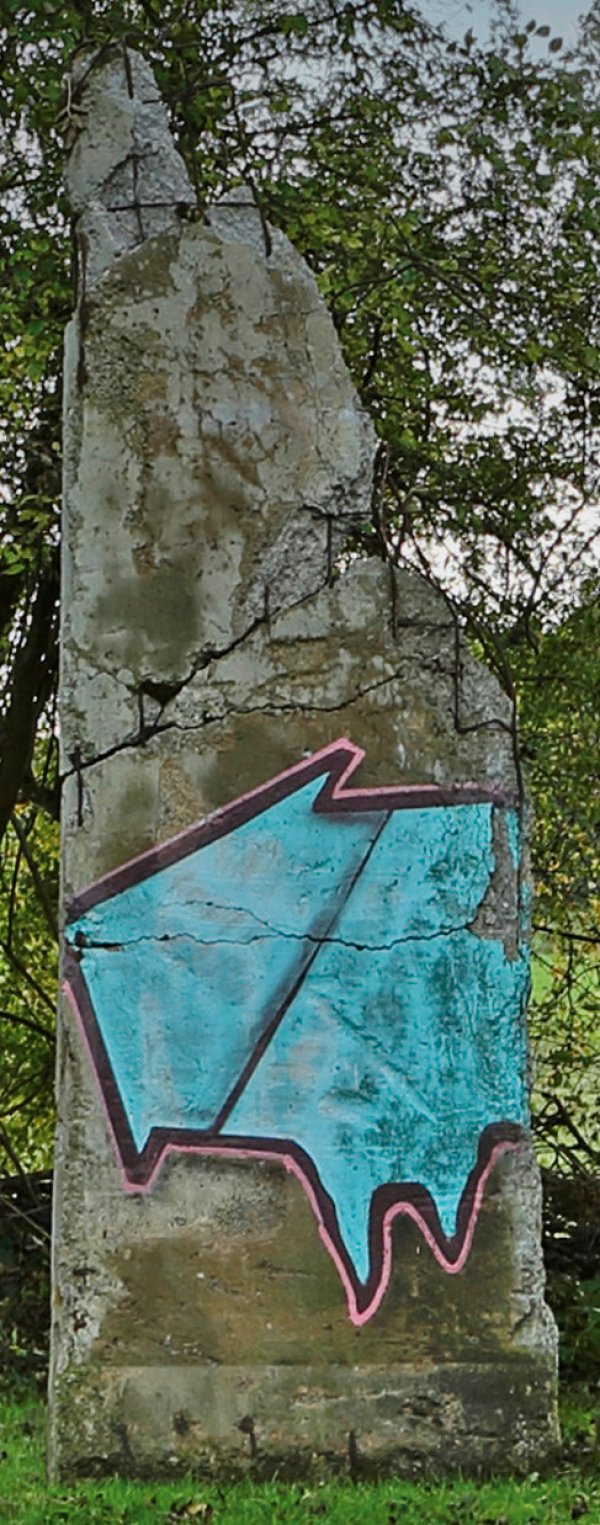 Großes Stück der Berliner Mauer mit Graffiti