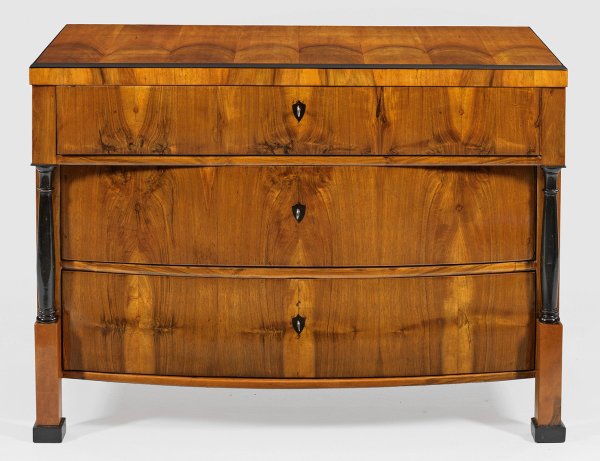 Große Biedermeier-Kommode
