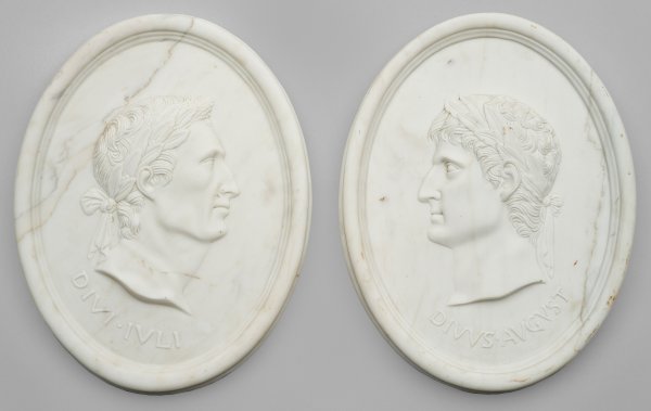 Paar Porträtmedaillons im römischen Stil