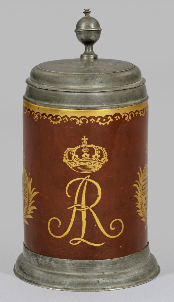 Seltener früher Böttgersteinzeug-Walzenkrug mit Monogramm