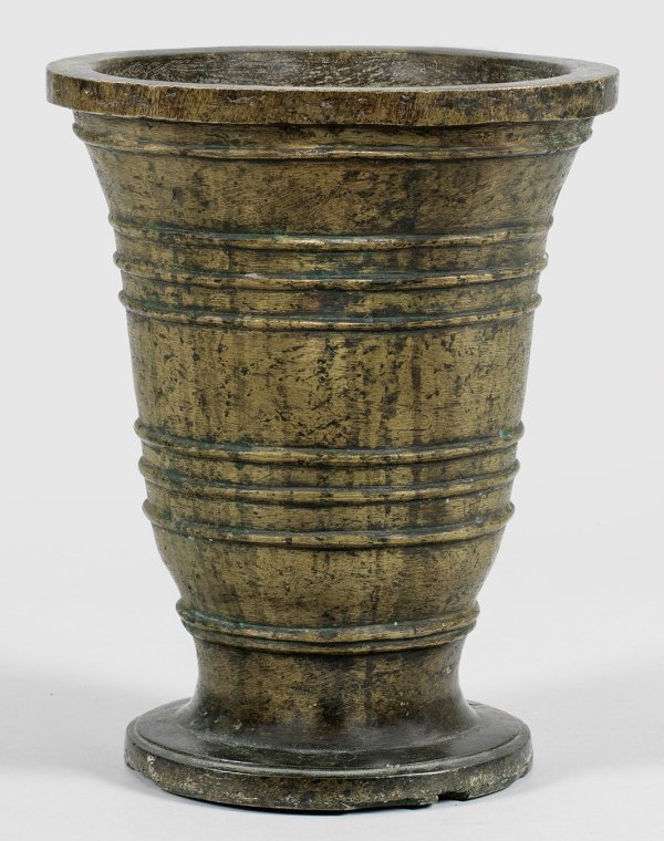 Imposanter gotischer Mörser
