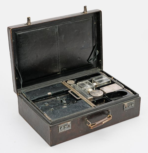 Exklusiver Reisetoilette-Koffer von Dupont