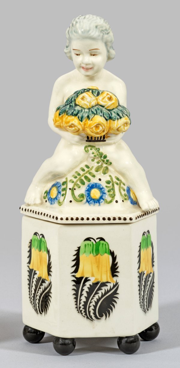 Zierdose mit Rosen tragendem Putto von Carl Klimt