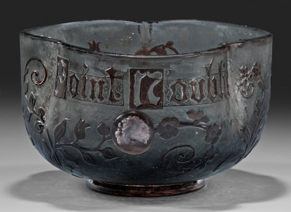 Seltene Verre parlante-Zierschale mit Spruchband