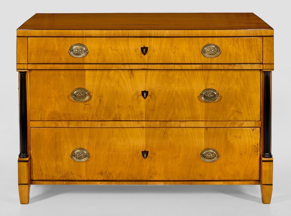Große Biedermeier-Kommode