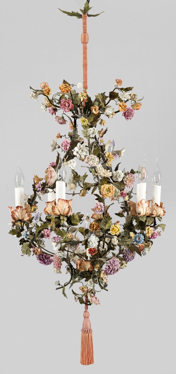 Großer Louis XV-Deckenlüster mit Vincennes-Blüten