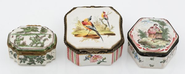 Drei kleine Tabatieren