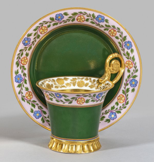 Feine Biedermeier-Ziertasse mit Blumenmalerei