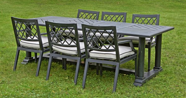 Exklusive Gartenmöbel-Garnitur von Eichholtz