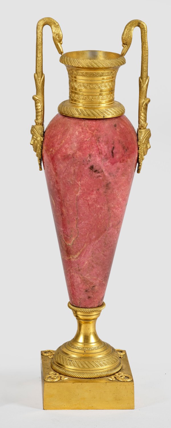 Ziervase im Empirestil