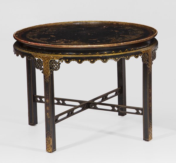 Couchtisch mit Chinoiseriedekor