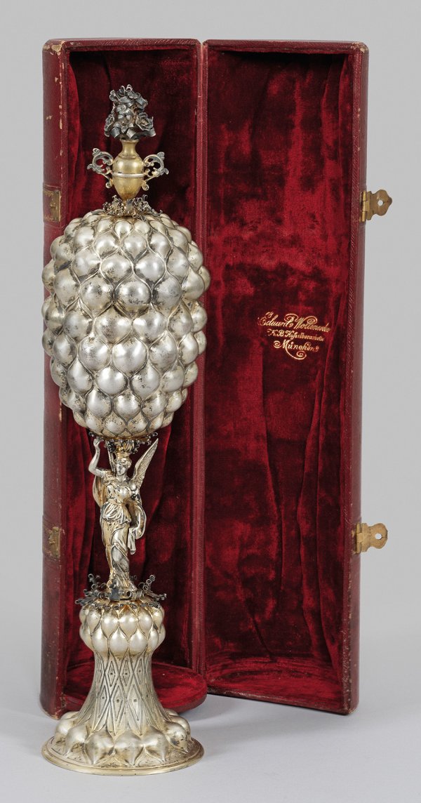 Prächtiger Historismus-Traubenpokal